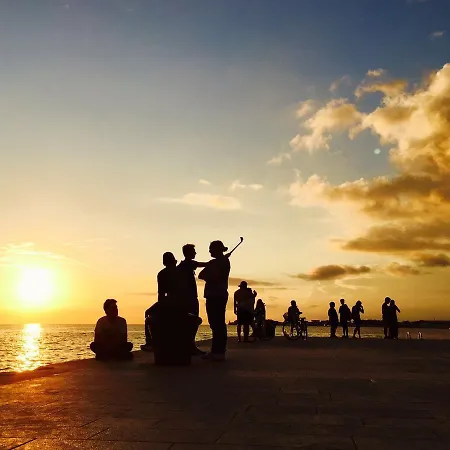 Apartment Penthouse With Roof Terrace With Jacuzzi