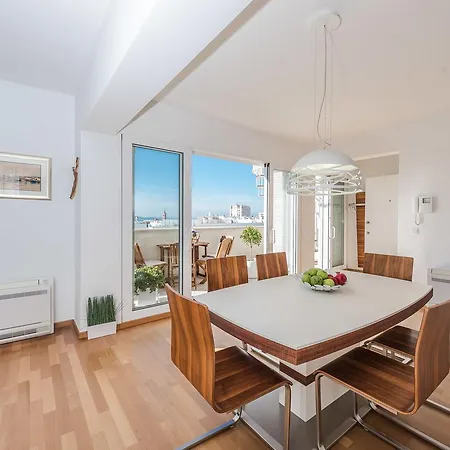 Penthouse With Roof Terrace With Jacuzzi Lejlighed Zadar