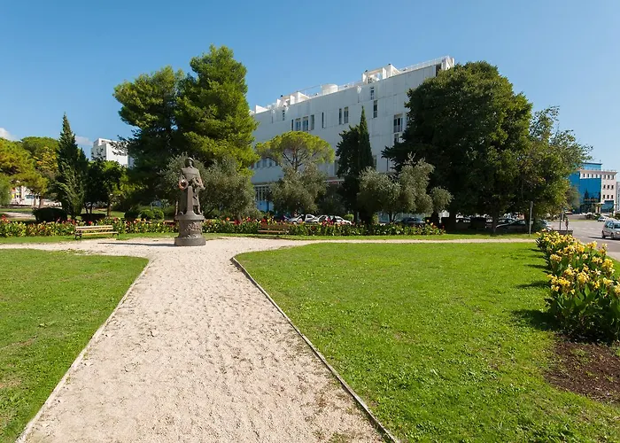 Penthouse With Roof Terrace With Jacuzzi Appartement Zadar