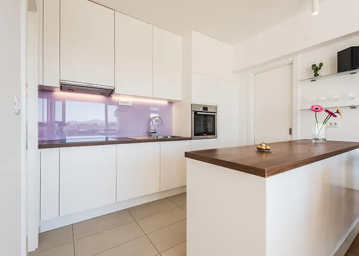 Penthouse With Roof Terrace With Jacuzzi Lägenhet *