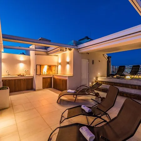 Appartement Penthouse With Roof Terrace With Jacuzzi *