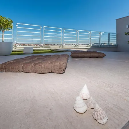 Penthouse With Roof Terrace With Jacuzzi Apartment