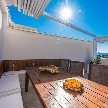 Penthouse With Roof Terrace With Jacuzzi * Zadar