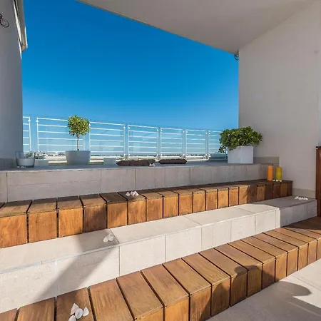 Penthouse With Roof Terrace With Jacuzzi Apartment *
