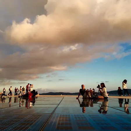 Appartement Penthouse With Roof Terrace With Jacuzzi Zadar