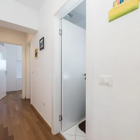 Penthouse With Roof Terrace With Jacuzzi Apartament