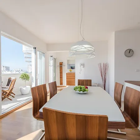 Appartement Penthouse With Roof Terrace With Jacuzzi *