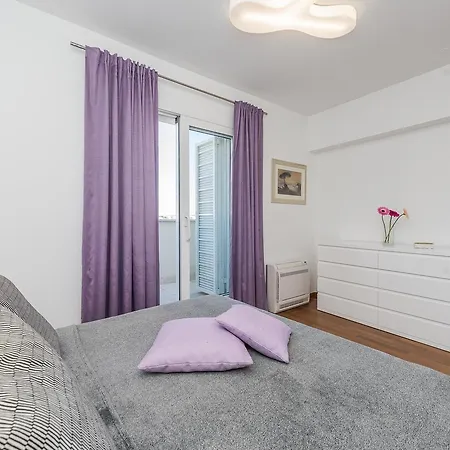 Penthouse With Roof Terrace With Jacuzzi Appartement