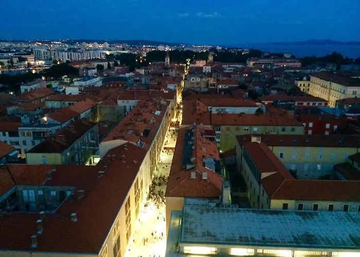 Appartement Penthouse With Roof Terrace With Jacuzzi