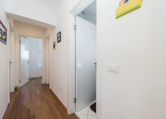 Penthouse With Roof Terrace With Jacuzzi דירה