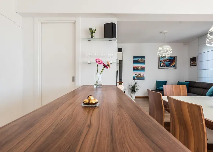 Penthouse With Roof Terrace With Jacuzzi