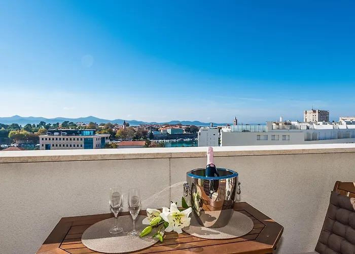 דירה Penthouse With Roof Terrace With Jacuzzi