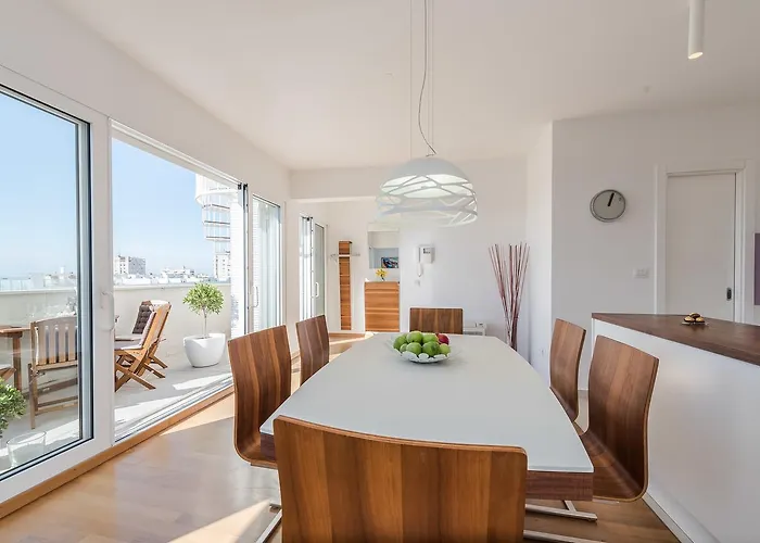 דירה Penthouse With Roof Terrace With Jacuzzi *