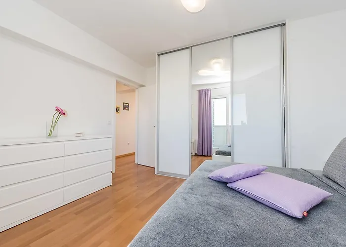 Penthouse With Roof Terrace With Jacuzzi דירה זאדאר