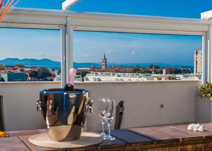 Penthouse With Roof Terrace With Jacuzzi Zadar