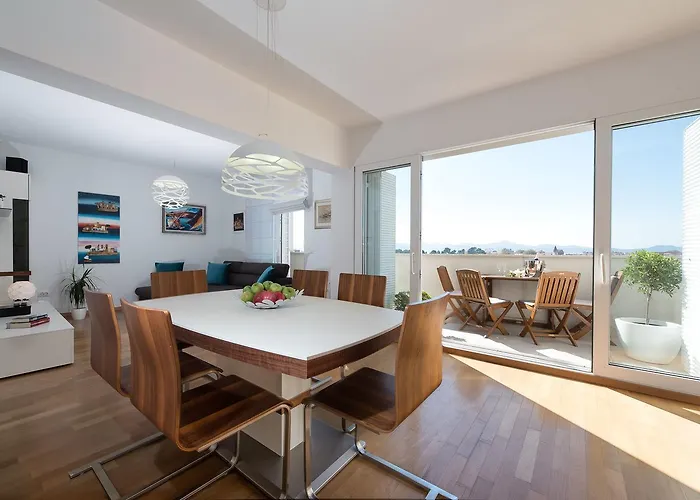 Penthouse With Roof Terrace With Jacuzzi * Zadar