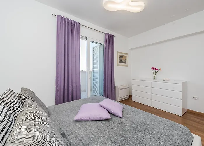 Penthouse With Roof Terrace With Jacuzzi דירה