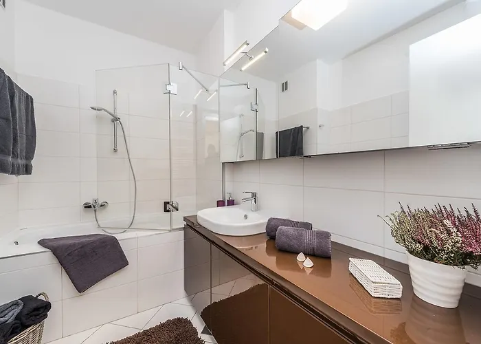 Penthouse With Roof Terrace With Jacuzzi Appartement *