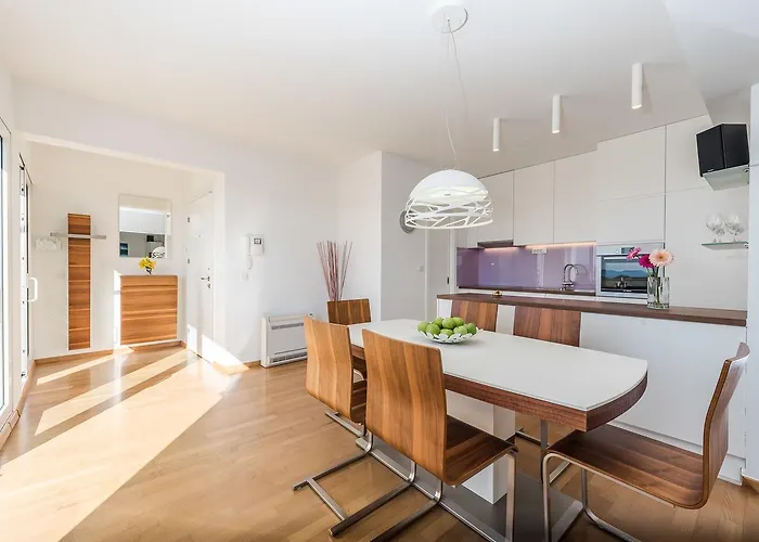 Penthouse With Roof Terrace With Jacuzzi