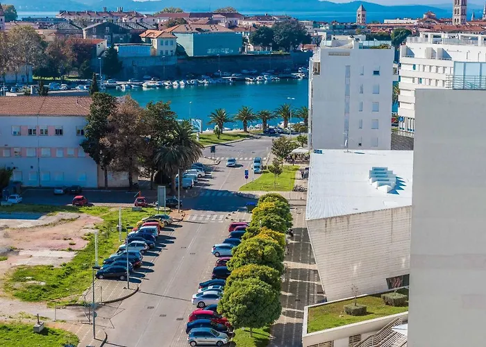 Appartement Penthouse With Roof Terrace With Jacuzzi *